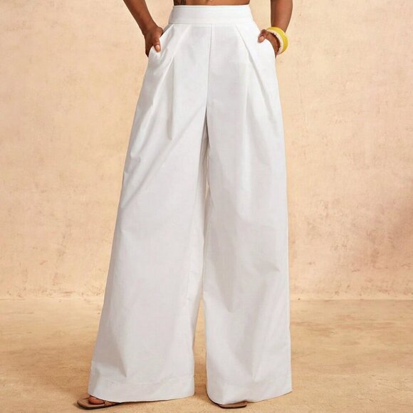 White Elegant Women's Beach Vacation One-Shoulder Chest Knotted crop top & pants - Picture 6 of 7